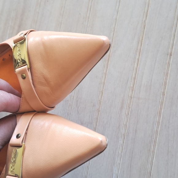 BCBGIRLS Peach Leather Pointed Toe Sling-Back Elegant Short Kitten Heels - Picture 3 of 10